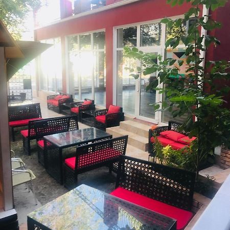 Lucky Fox Hotel Atirau Kültér fotó