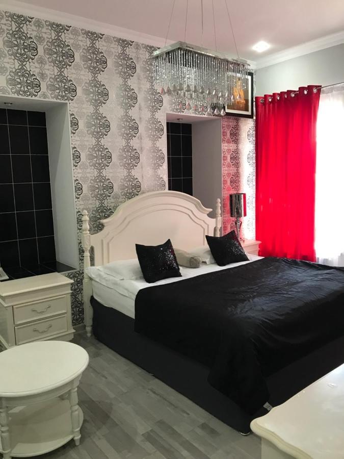 Lucky Fox Hotel Atirau Kültér fotó