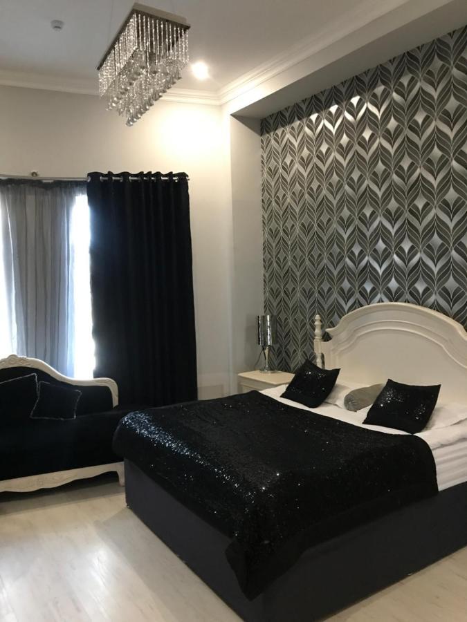 Lucky Fox Hotel Atirau Kültér fotó